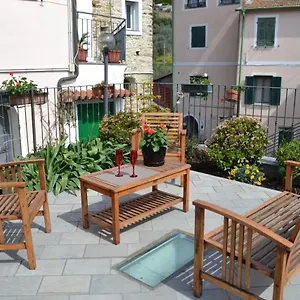  Appartamento Monolocale Con Giardino E Parcheggio Privato Citra Zero Zero Ottanta Trentuno Lt 0281